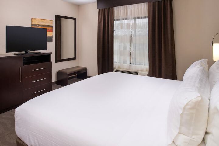 Holiday Inn Express & Suites Monroe by IHG