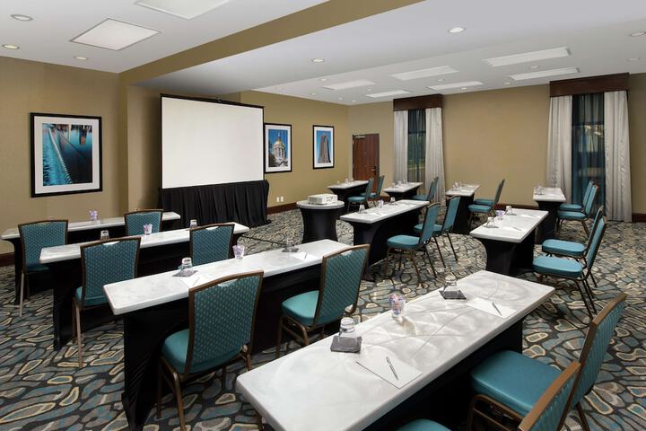Embassy Suites by Hilton Atlanta Airport