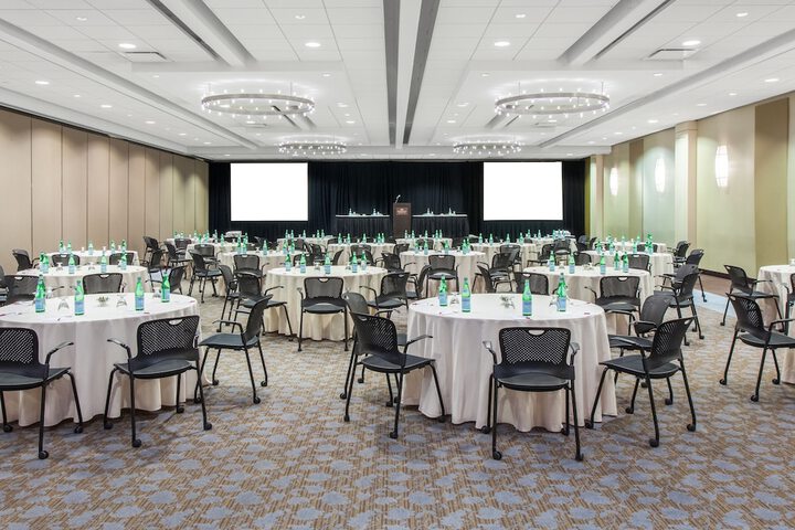 Ballroom/Hall 65 of 71