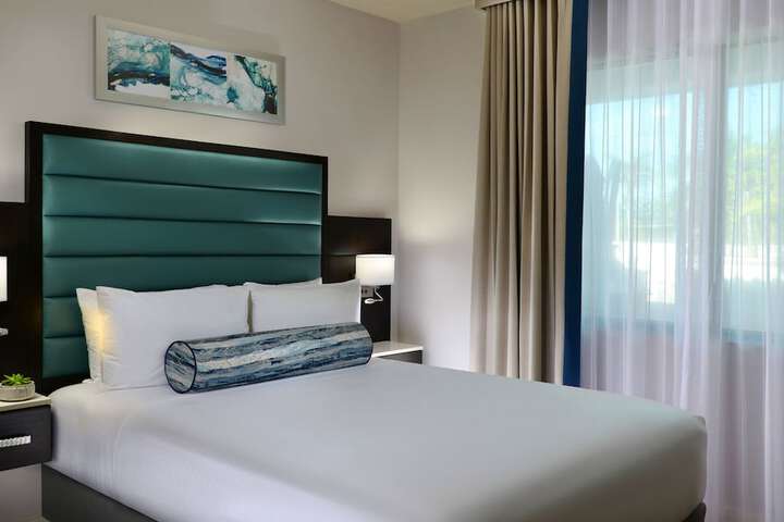 Naples Bay Resort & Marina