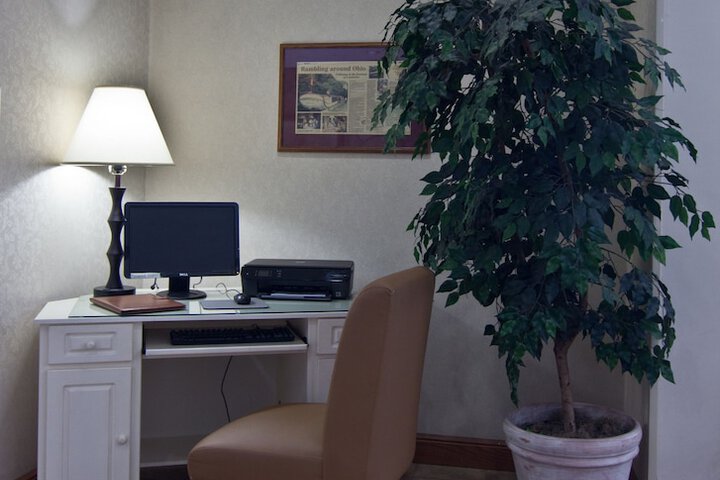Coshocton Village Inn and Suites