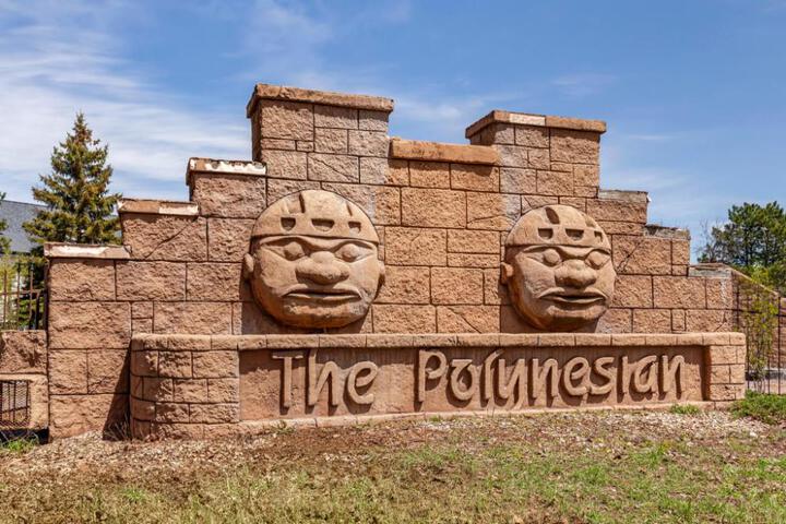 Polynesian Hotel Wisconsin Dells - Near Noahs Ark