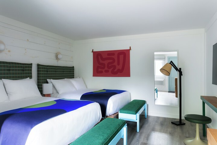 Room 52 of 65