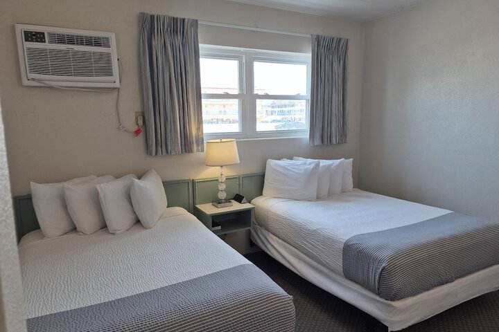 Aquarius Oceanfront Inn