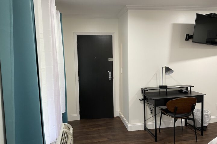Room 93 of 103