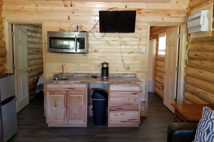 No Name City Luxury Cabins & RV
