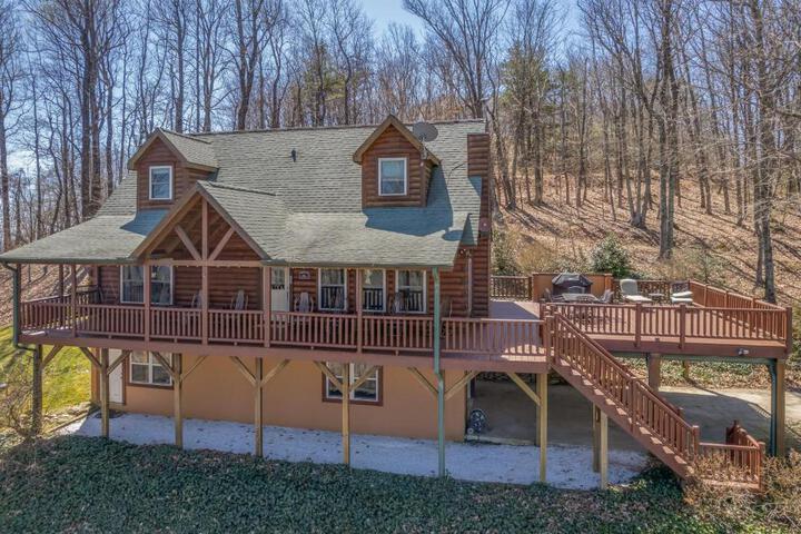 Scenic Mountain Comfort 4Br Family Getaway