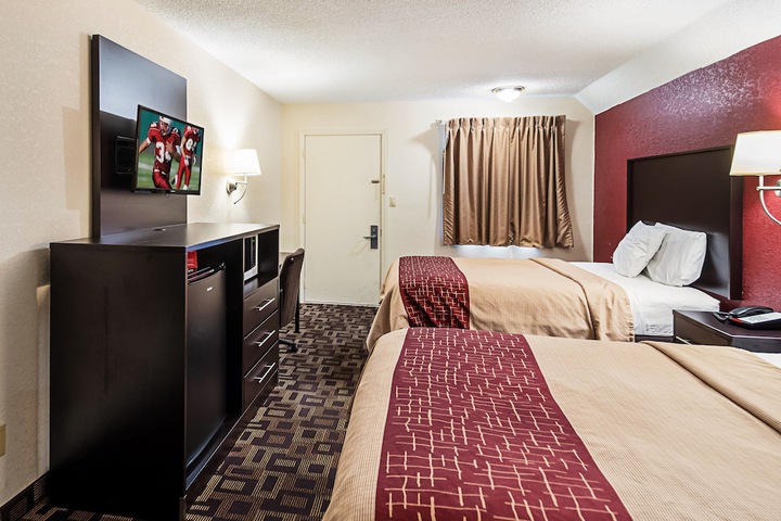Room 15 of 28