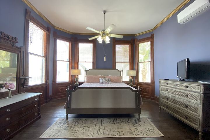 Coppersmith Inn B & B