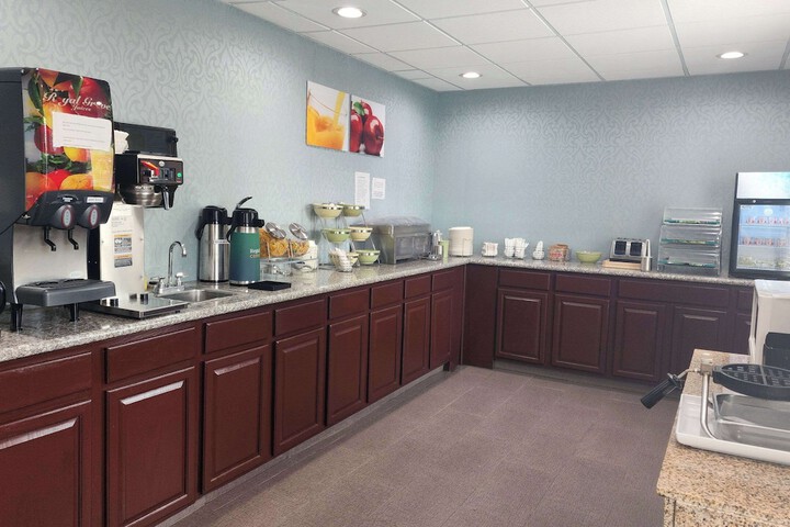 Breakfast/Coffee Service 53 of 64