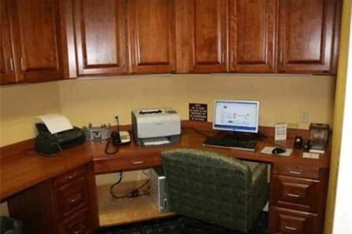 Business Center 14 of 14
