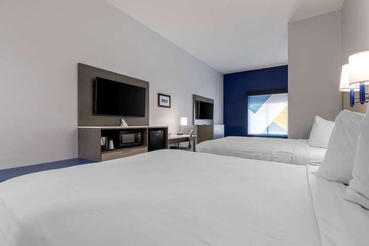 Room 15 of 33
