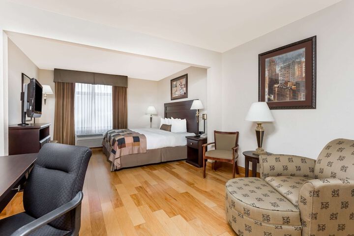 Room 32 of 42
