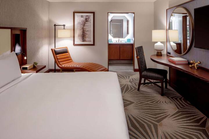 Room 52 of 117