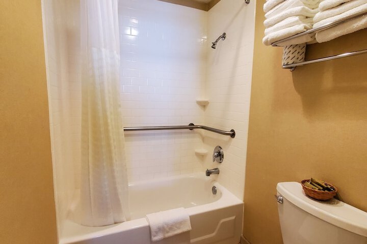 Room 16 of 46