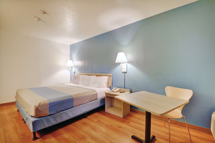 Room 14 of 29
