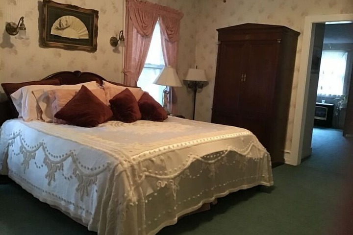 Room 63 of 76