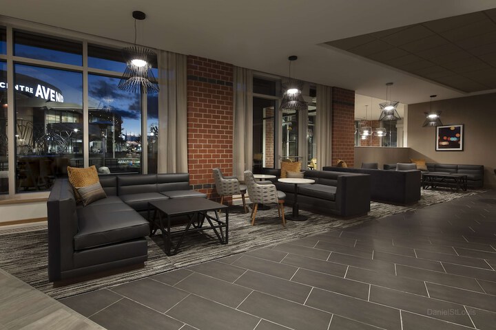 Lounge 58 of 64