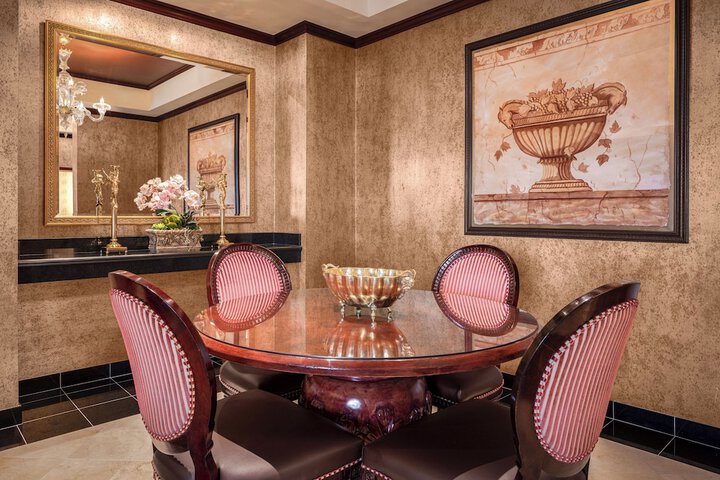 Silver Legacy Reno- a Caesars Rewards Destination