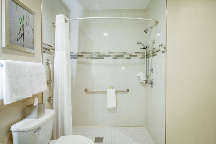 DoubleTree by Hilton Huntington