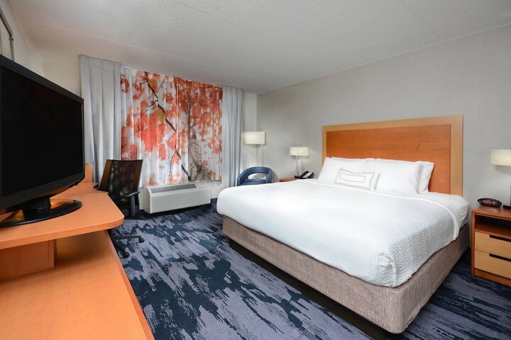 Room 25 of 38