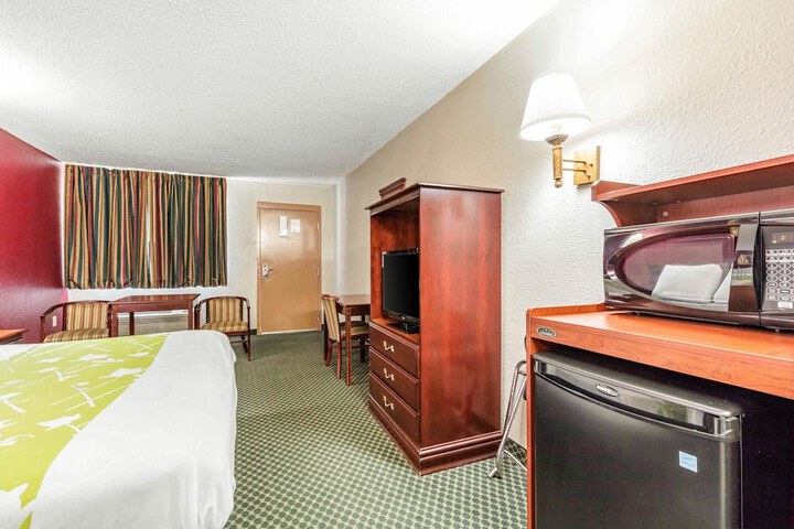 Room 16 of 31
