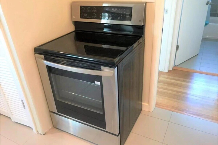 3420 El Cerrito Plaza 1BR apt / Walk to