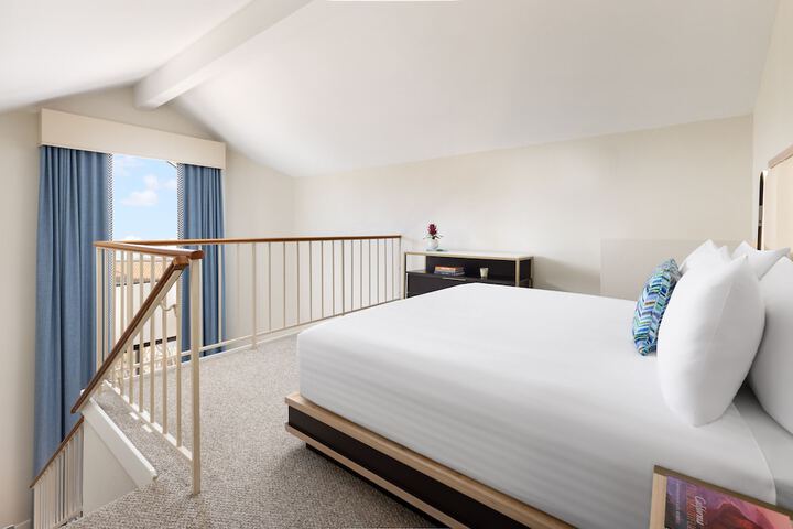 Room 45 of 118