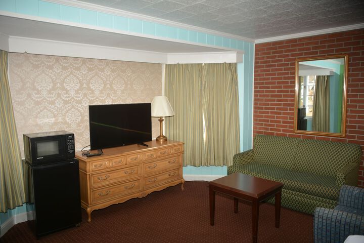 Room 30 of 59
