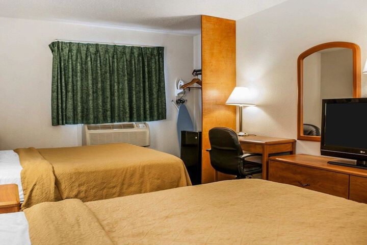 Room 9 of 26