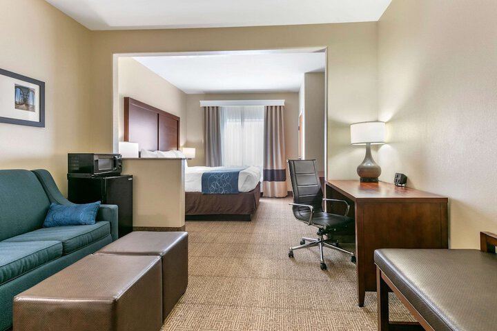 Room 16 of 36