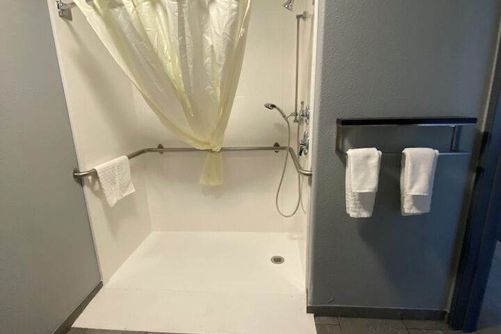 Room 33 of 35
