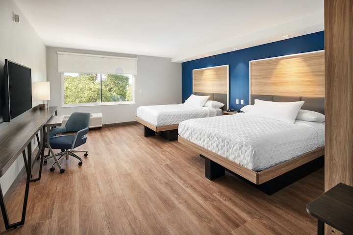 Room 17 of 30
