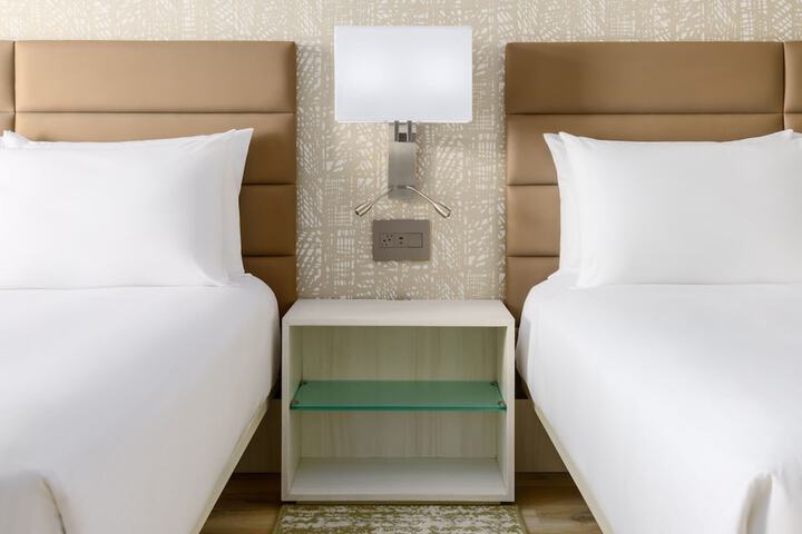 AC Hotel by Marriott Naples 5th Avenue
