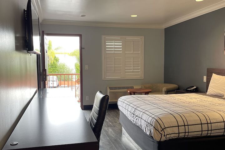 Room 19 of 23