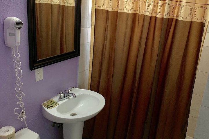 Room 28 of 42