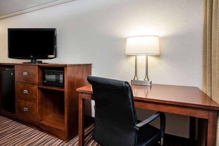 Room 25 of 34