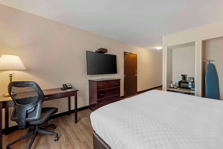Room 12 of 40