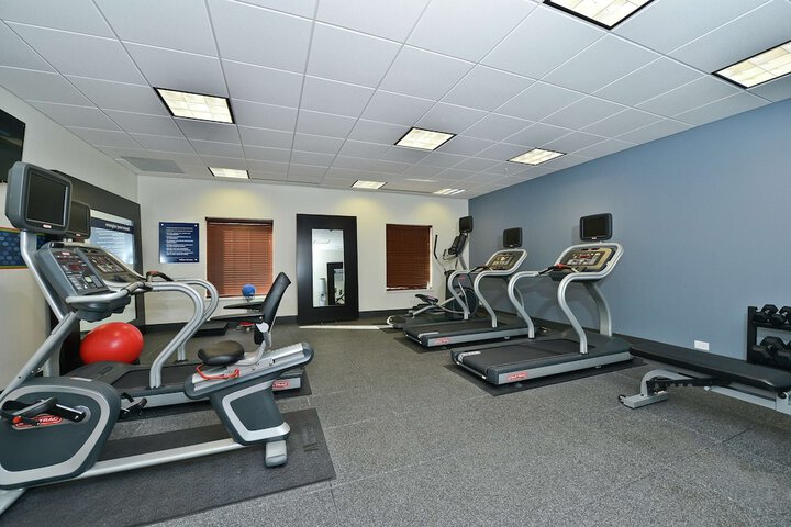 Hampton Inn & Suites Greensboro / Coliseum Area