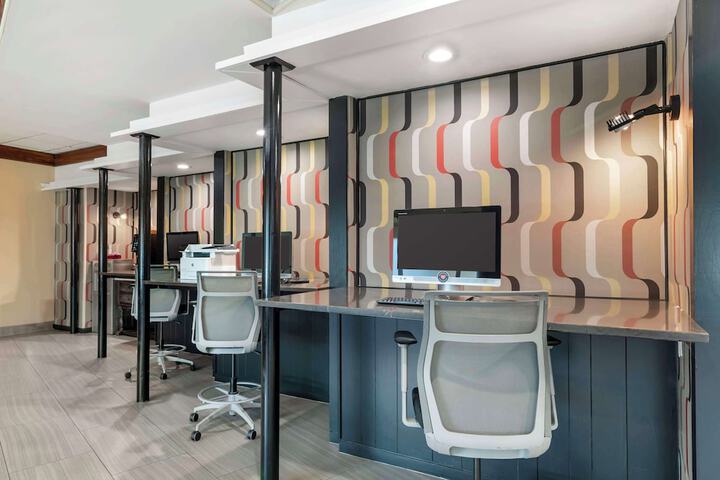 Business Center 45 of 45