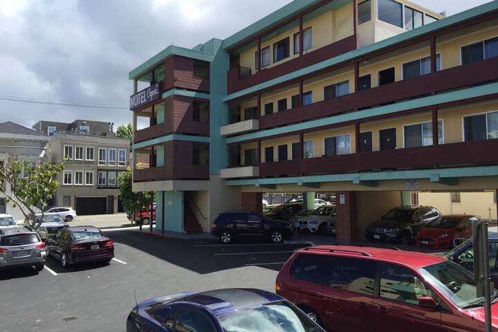 Hotel 2 of 54