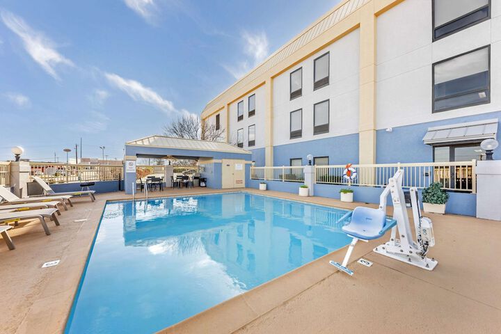 Pool 4 of 33