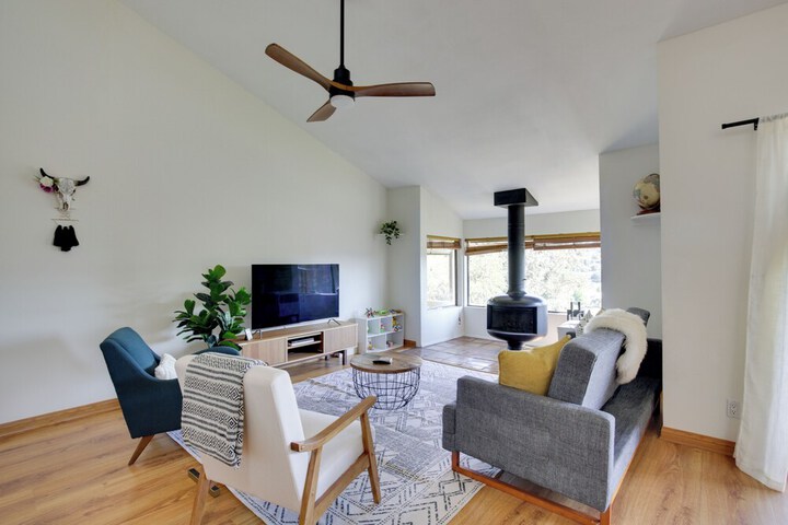La Mesa Townhome: 15 Mi to San Diego!