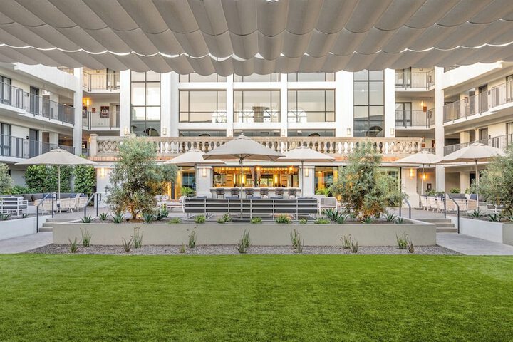 Hilton Phoenix Resort at the Peak