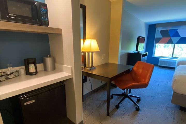 Room 13 of 63