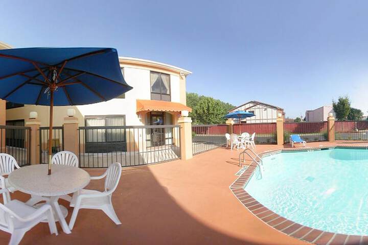 Quality Inn & Suites Memphis East