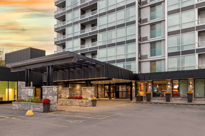 Hotel 3 of 64