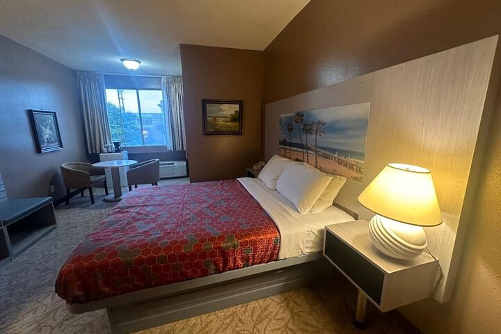 Room 16 of 28