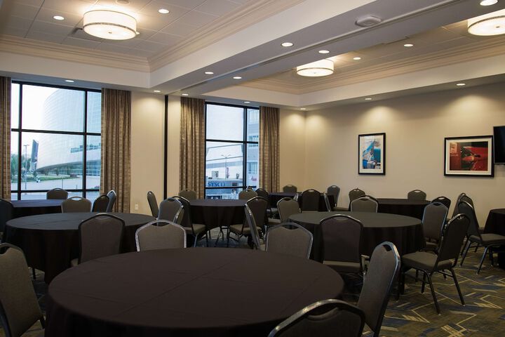Hampton Inn & Suites Tulsa Downtown