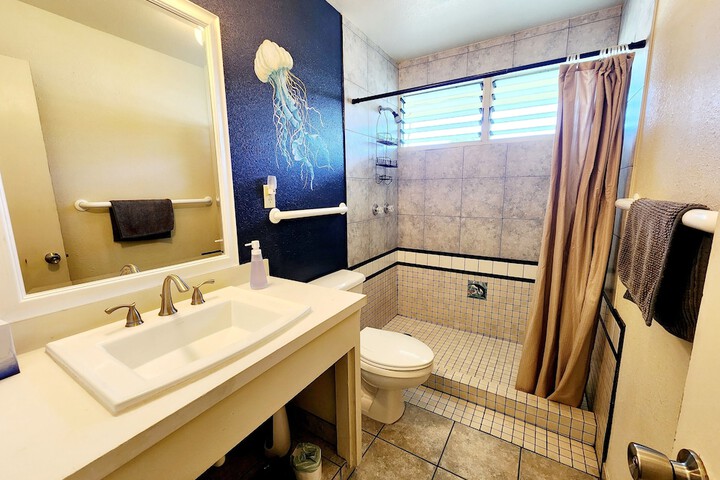 Room 32 of 43